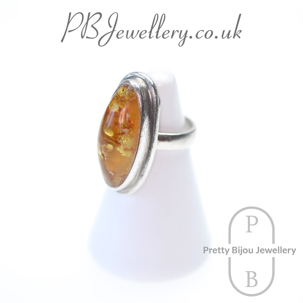 Classic oval amber bezel-set silver ring, size J – view 2
