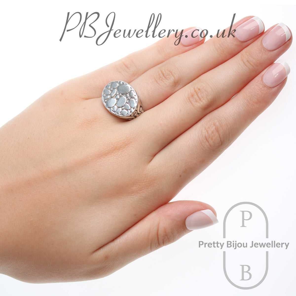 Pebbled sterling silver statement ring, size P½ – view 4